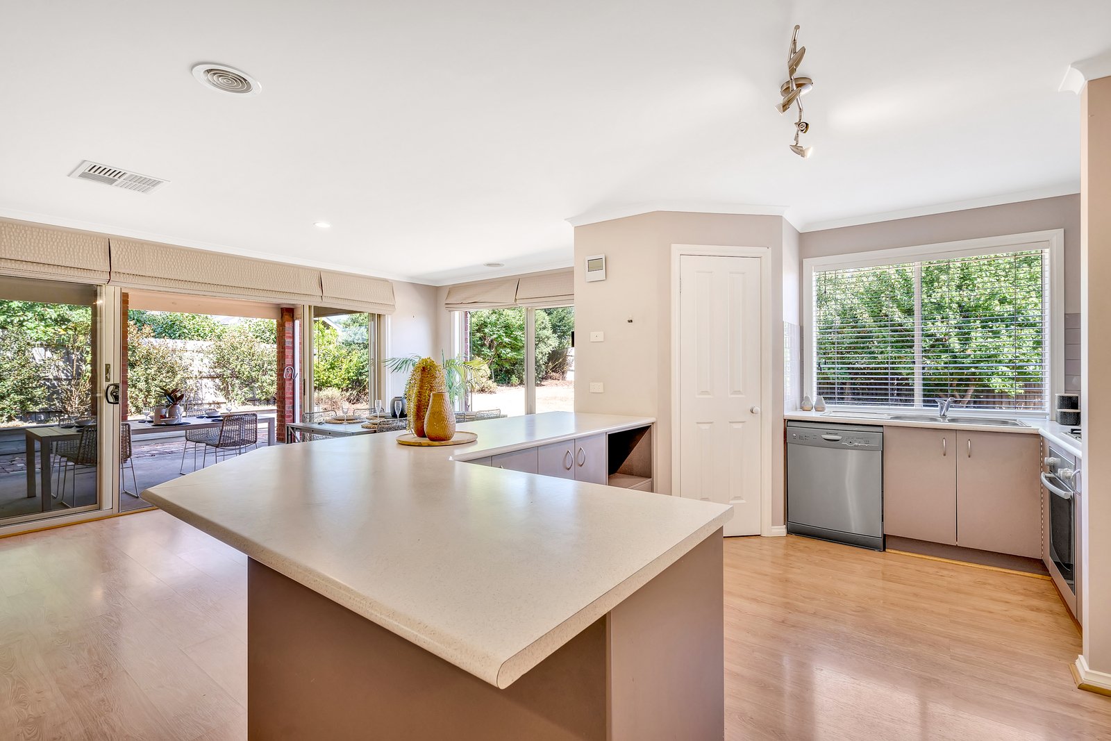 Property Gallery Thumbnail 11
