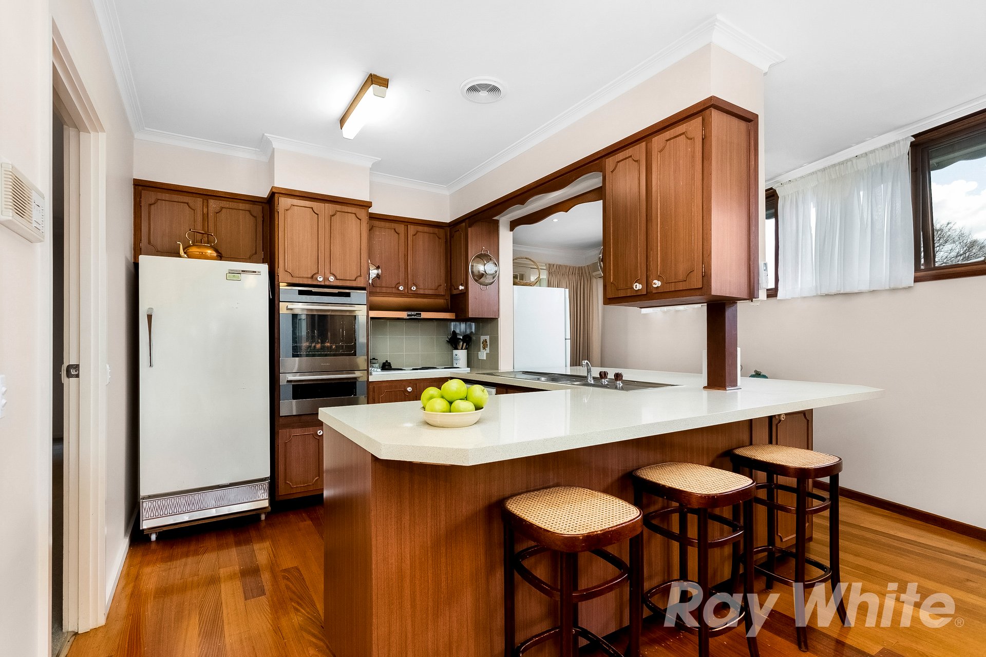 7 Kerrie Road, Glen Waverley image 2