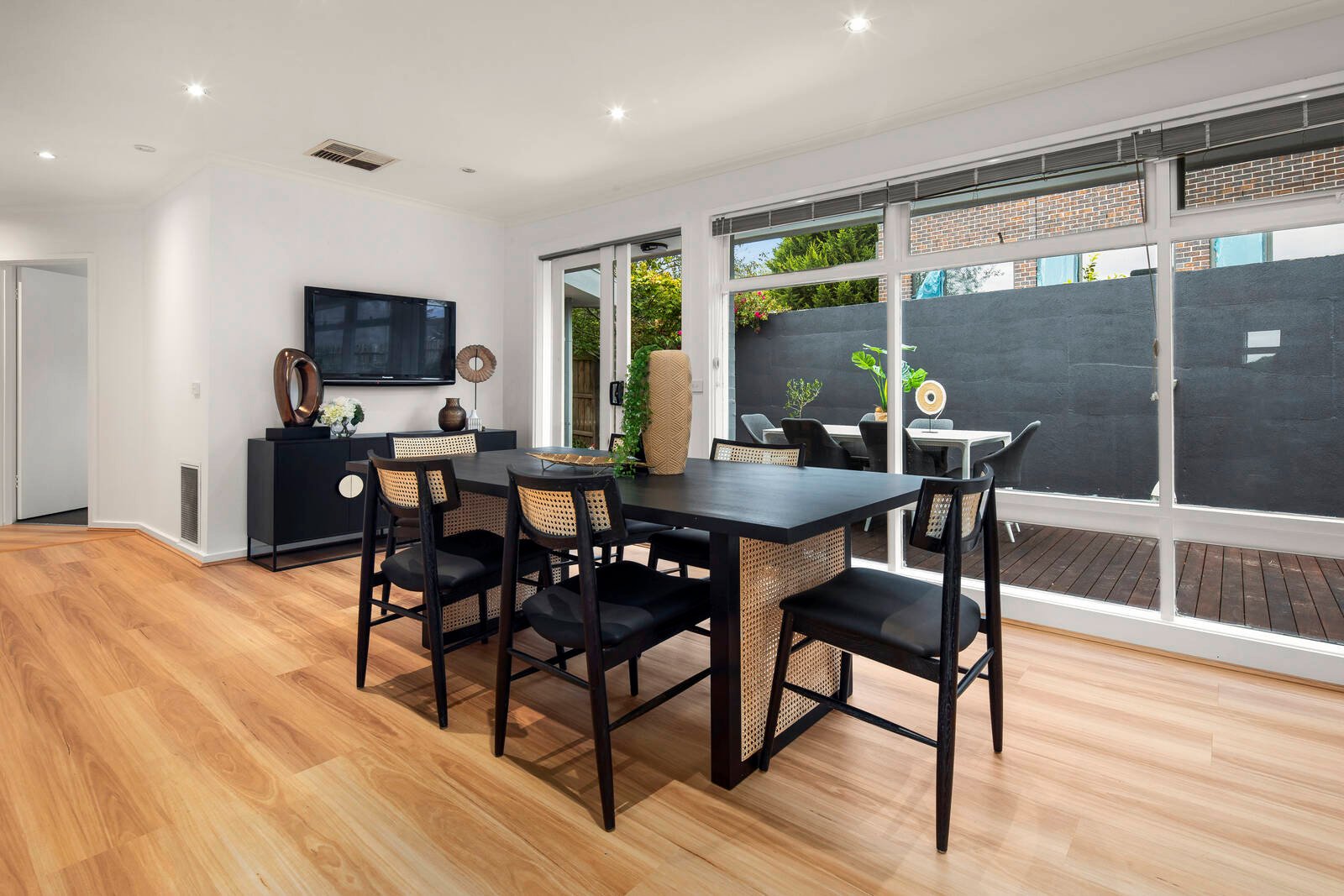 Property Gallery Thumbnail 6