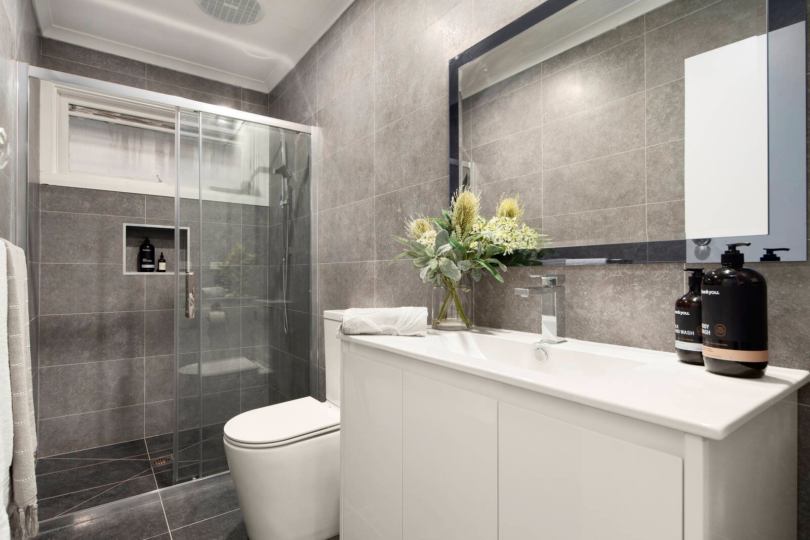 Property Gallery Thumbnail 8