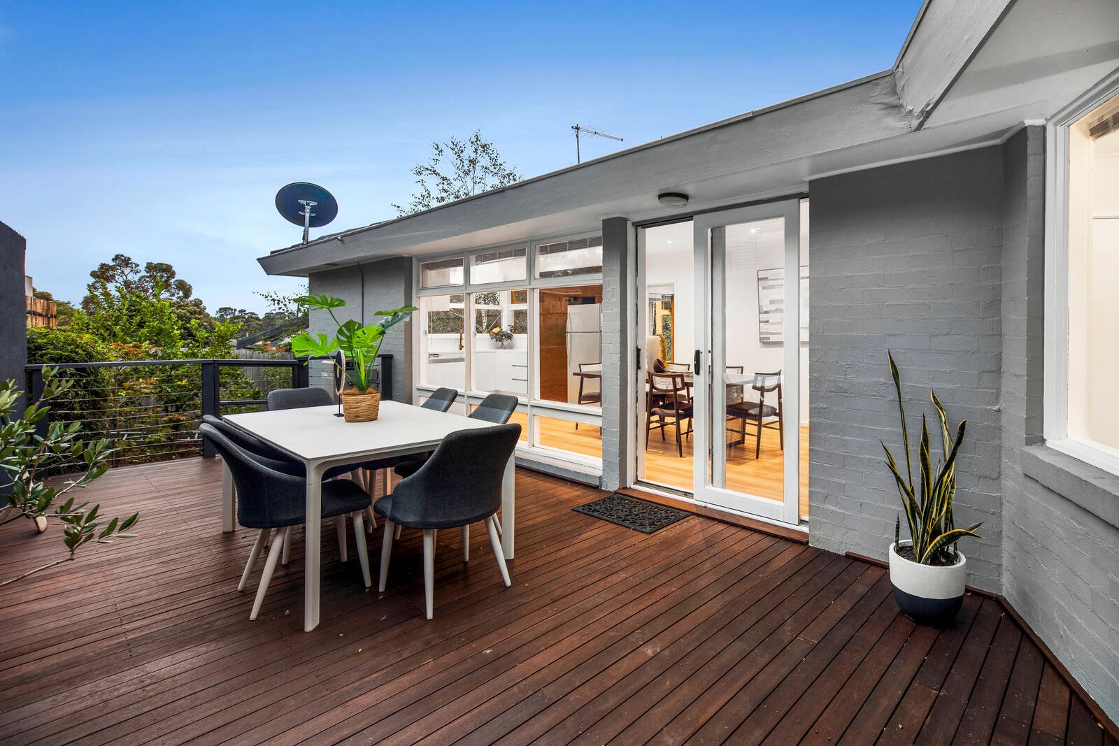 Property Gallery Thumbnail 9