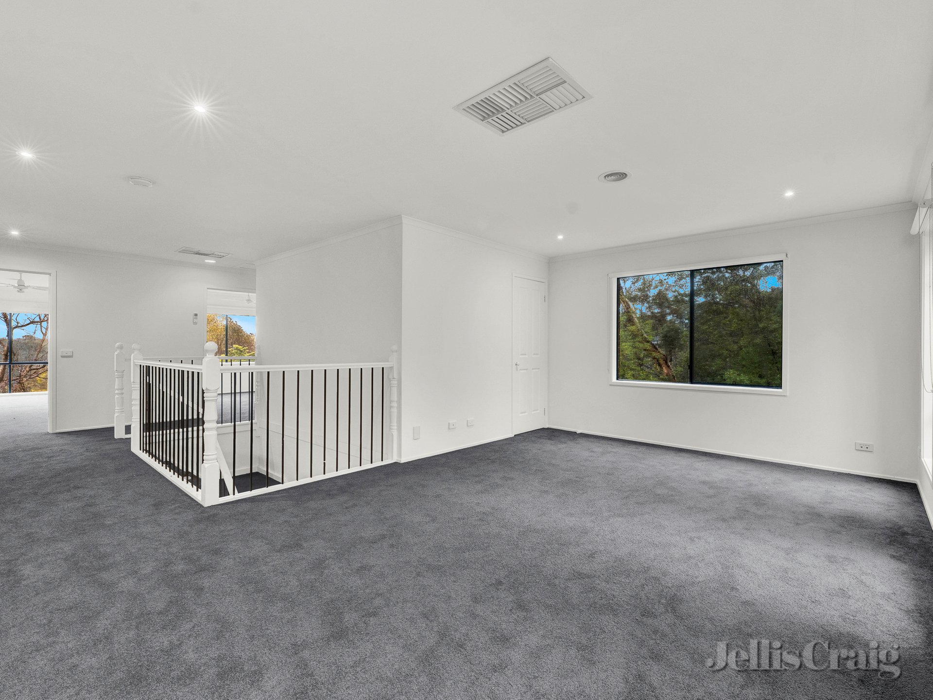 7 Kimberley Close, Eltham image 5