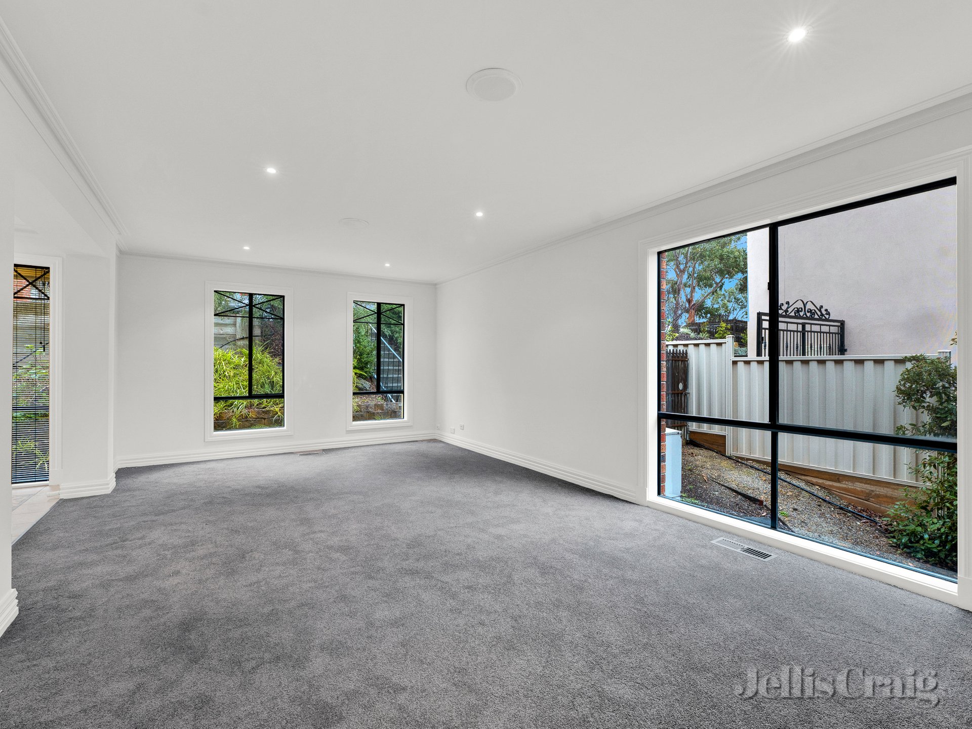 7 Kimberley Close, Eltham image 6
