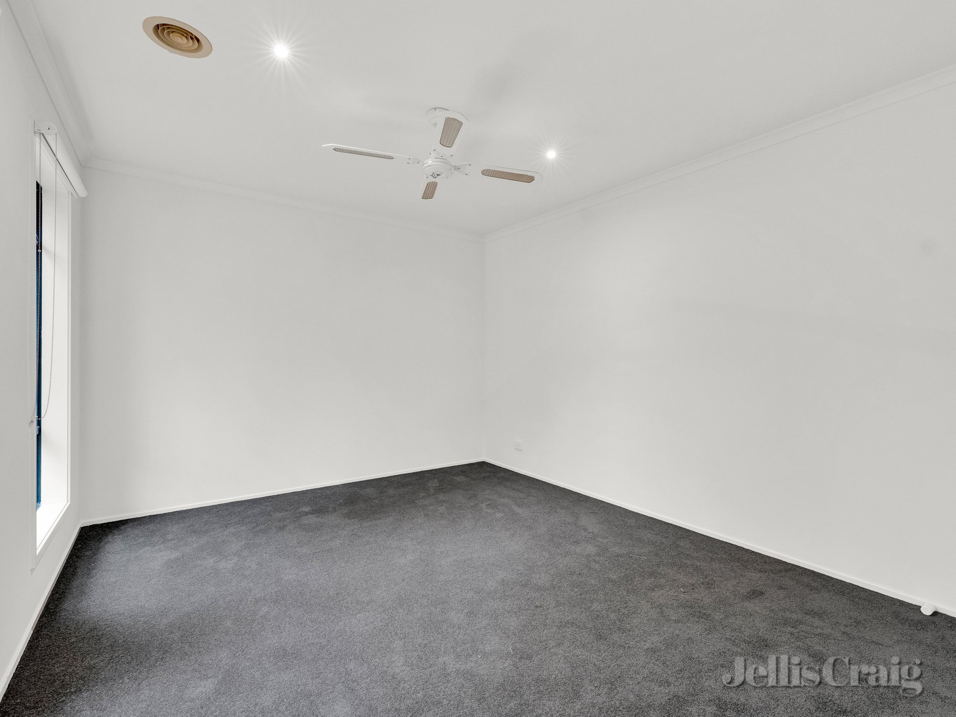 7 Kimberley Close, Eltham image 8