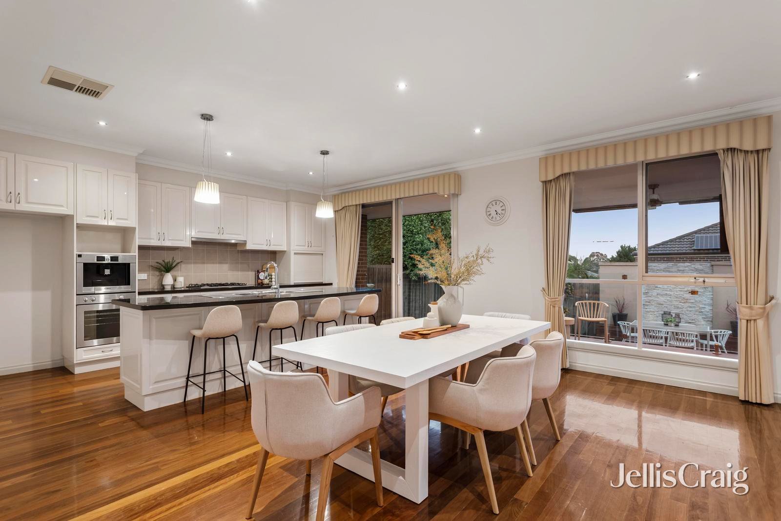 7 Kingston Way, Mooroolbark image 5