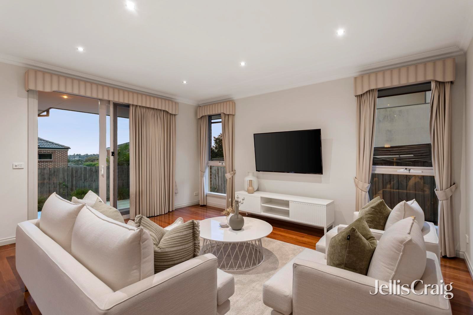 7 Kingston Way, Mooroolbark image 6