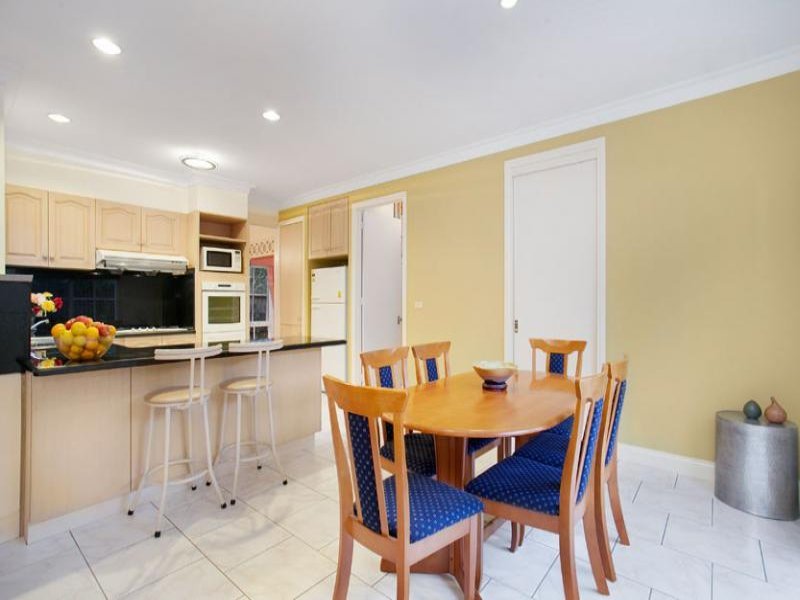 7 Kinsale Crescent, Mont Albert North image 5