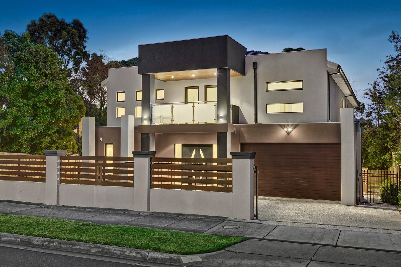 7 Landridge Street, Glen Waverley image 2