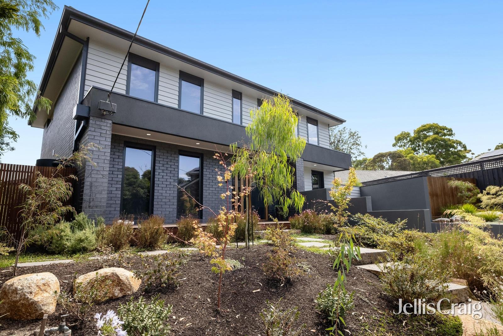 7 Leons Court, Blackburn image 1
