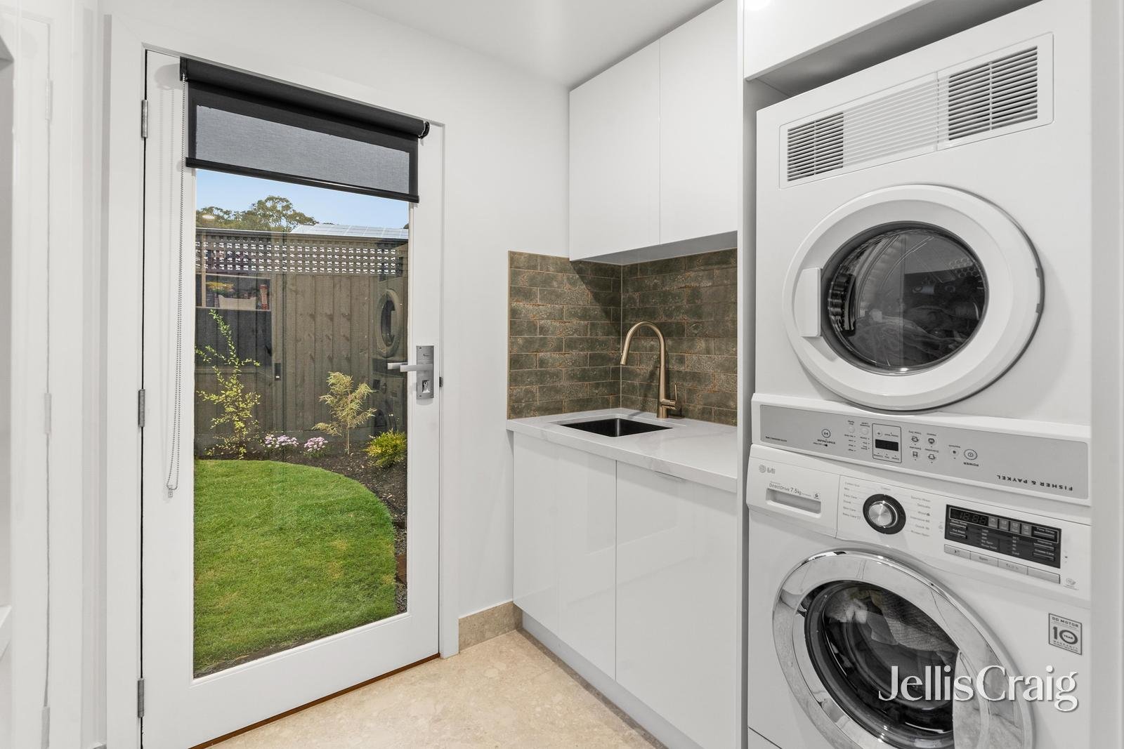 7 Leons Court, Blackburn image 11