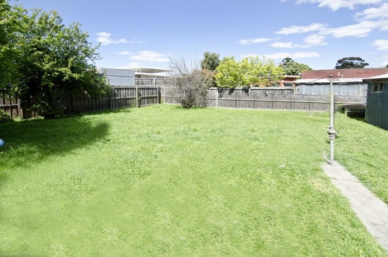 7 Leura Court, Corio image 3