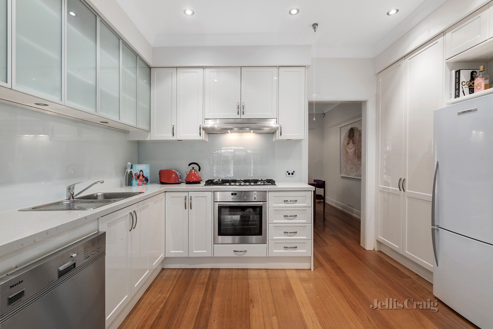 7 Lexton Grove, Prahran image 3