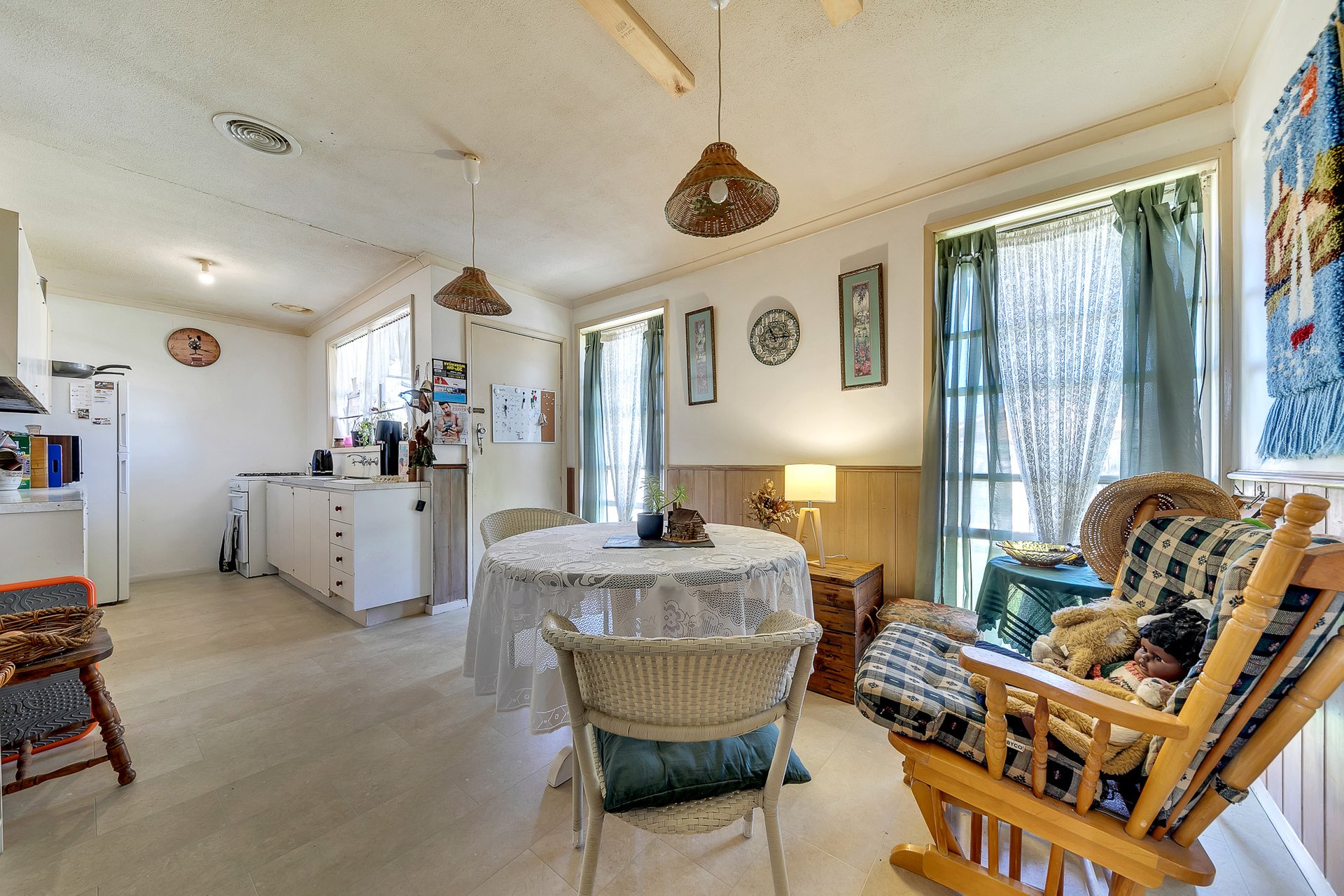 7 Lunik Court, Whittington image 3