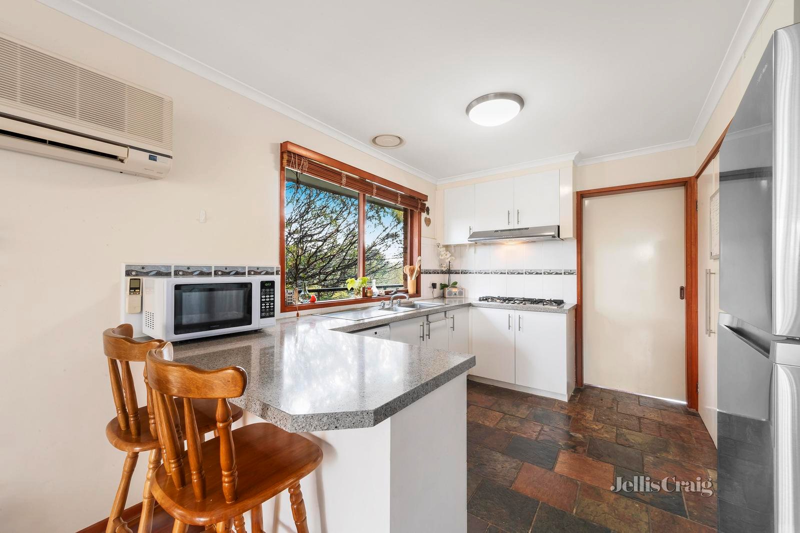 7 Lynda Court, Doncaster East image 4