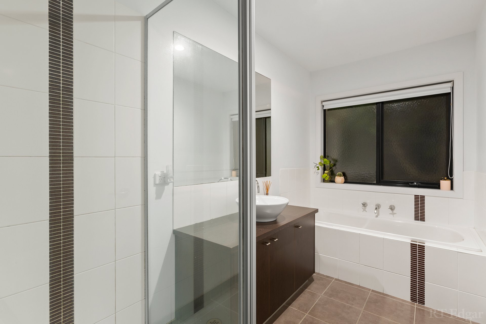 Property Gallery Thumbnail 16
