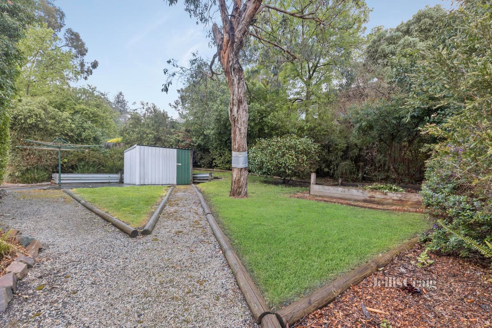 7 Lyons Road, Croydon North image 12