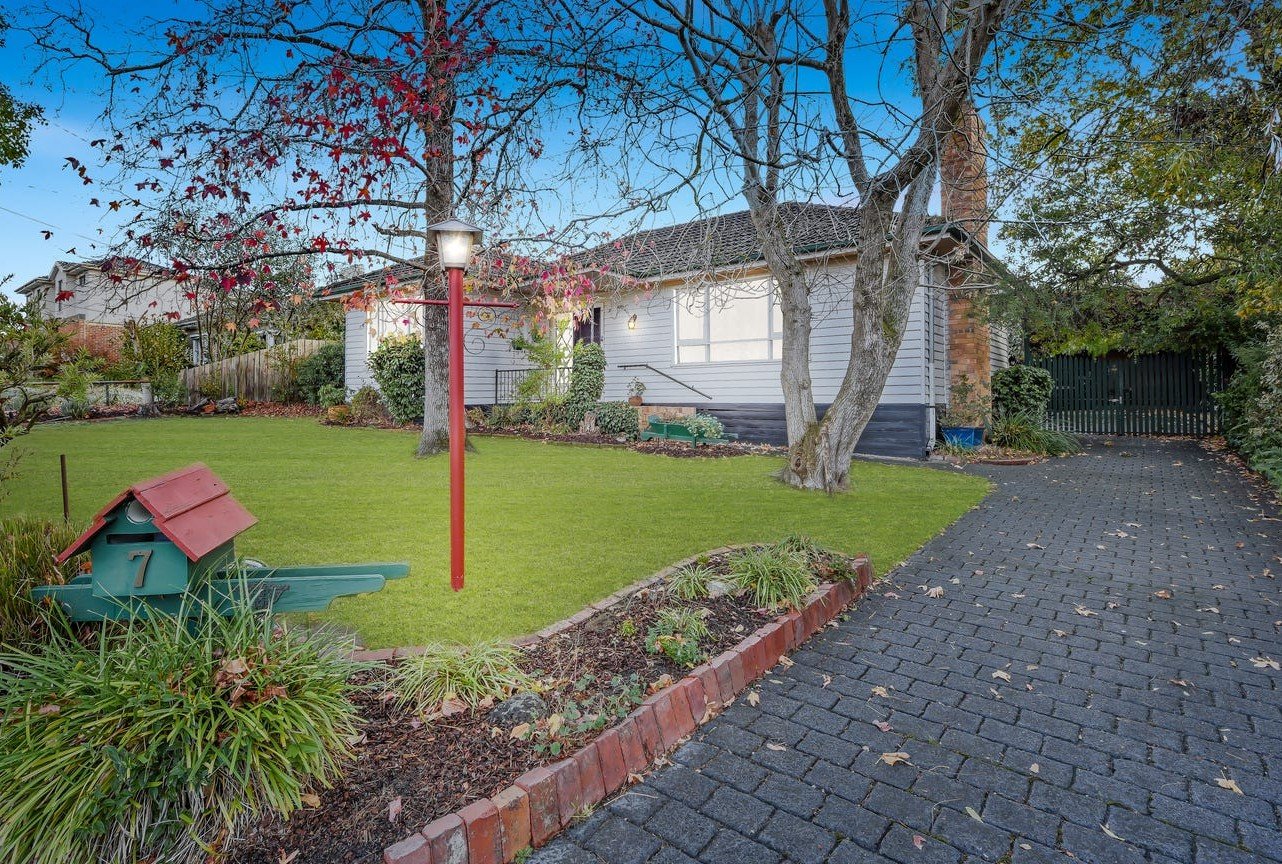 7 Lyons Street, Mount&nbsp;Waverley image 1