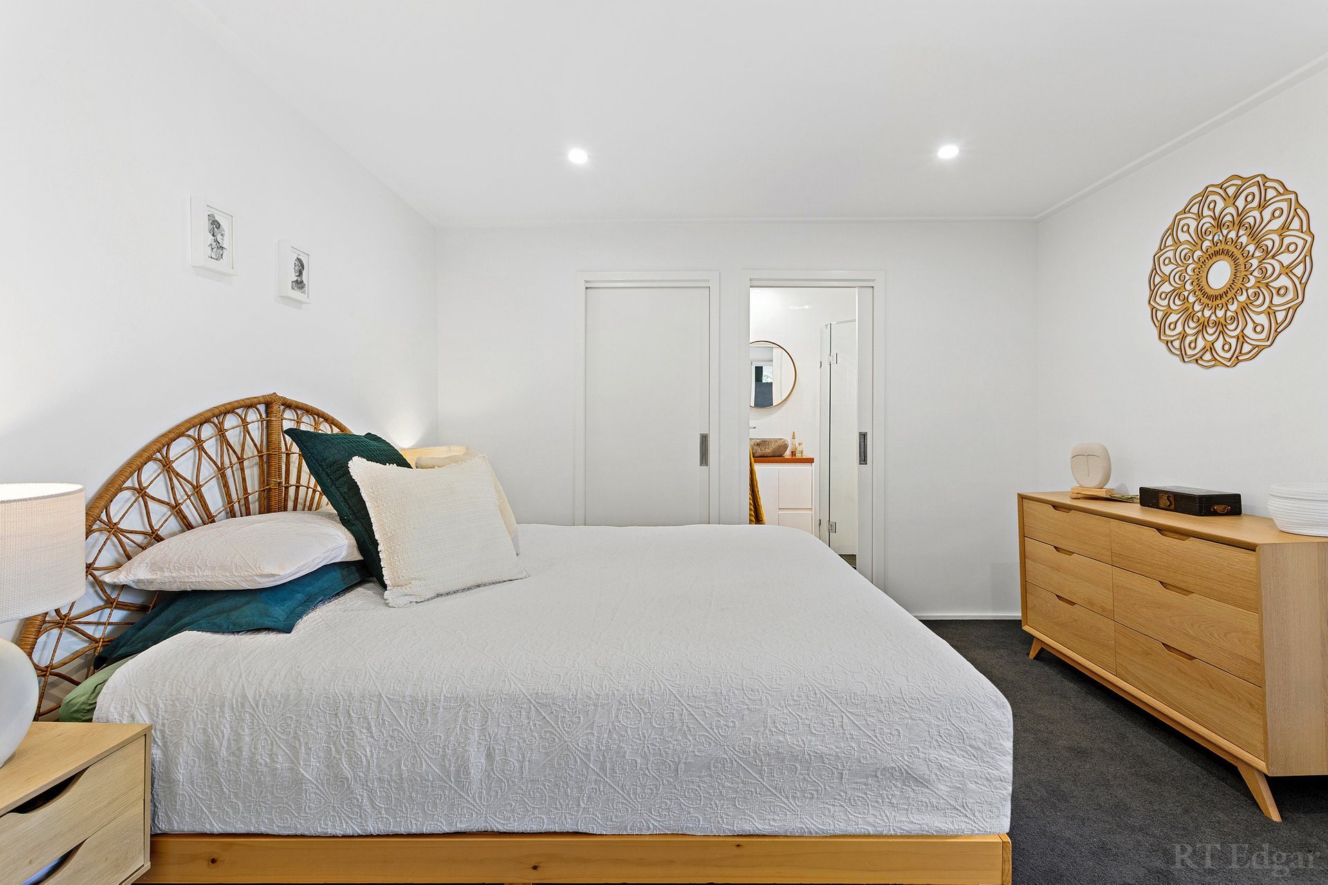 Property Gallery Thumbnail 8