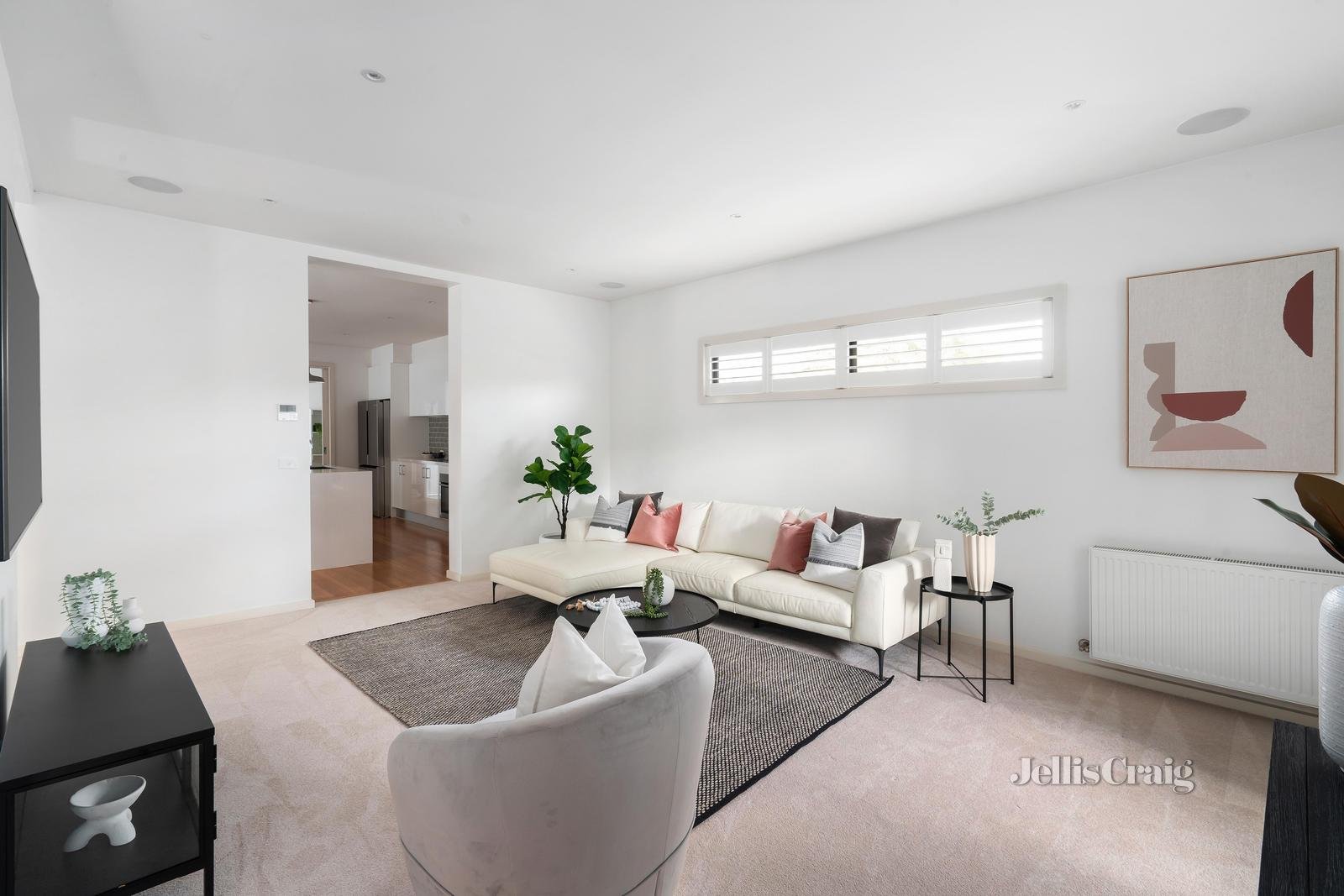7 Maiya Court, Cheltenham image 2