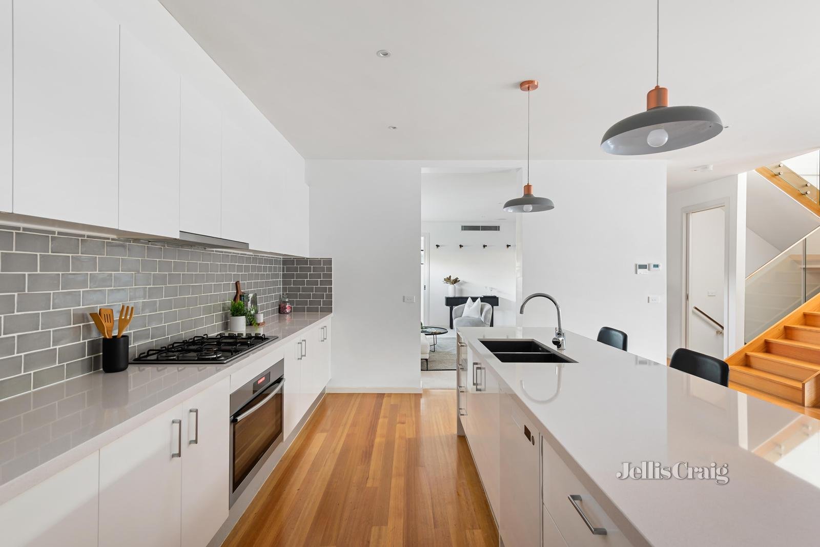 7 Maiya Court, Cheltenham image 4