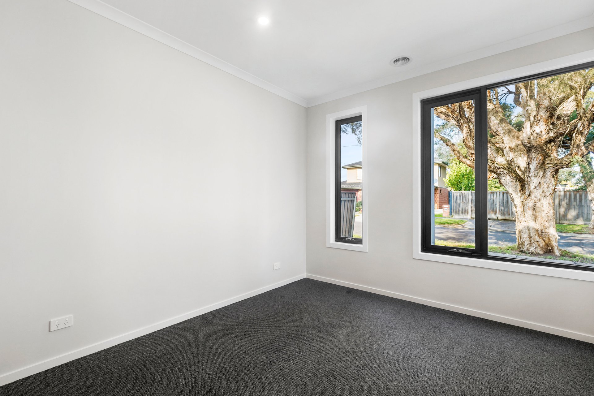 Property Gallery Thumbnail 4