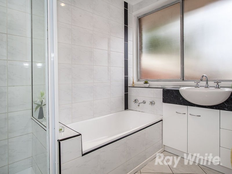 7 Mantova Drive, Wheelers Hill image 5
