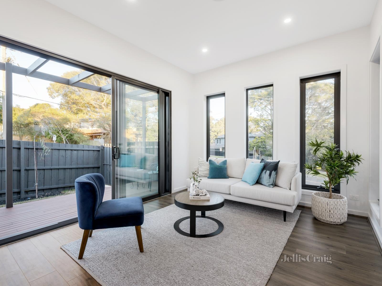 7 Marbray Drive, Glen Waverley image 9