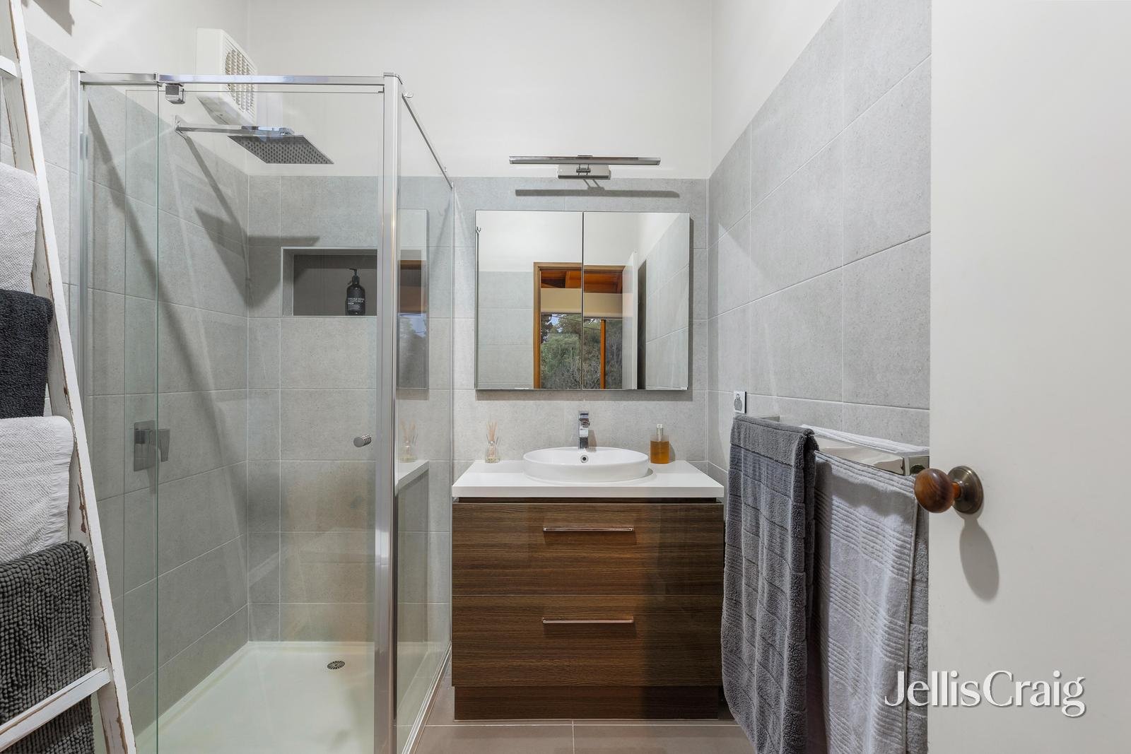 7 McCallum Road, Doncaster image 8