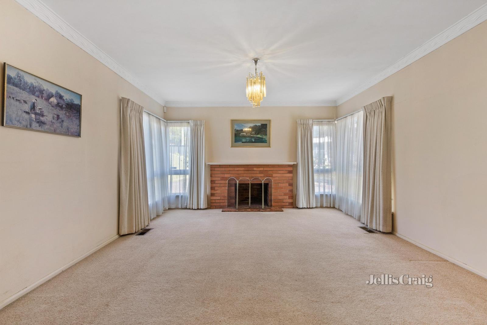 7 Meadow Crescent, Mount Waverley image 3