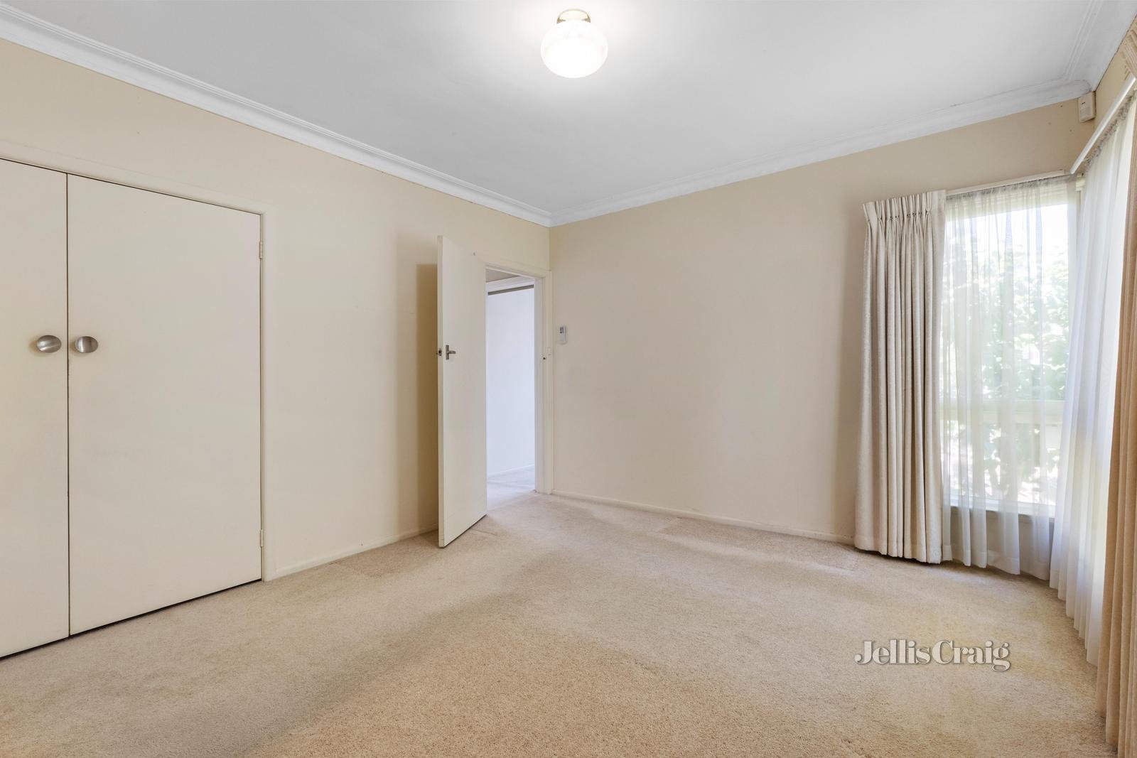 7 Meadow Crescent, Mount Waverley image 7