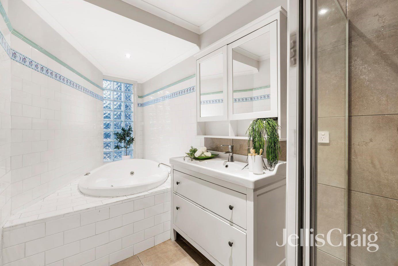 7 Meander Road, Hurstbridge image 8