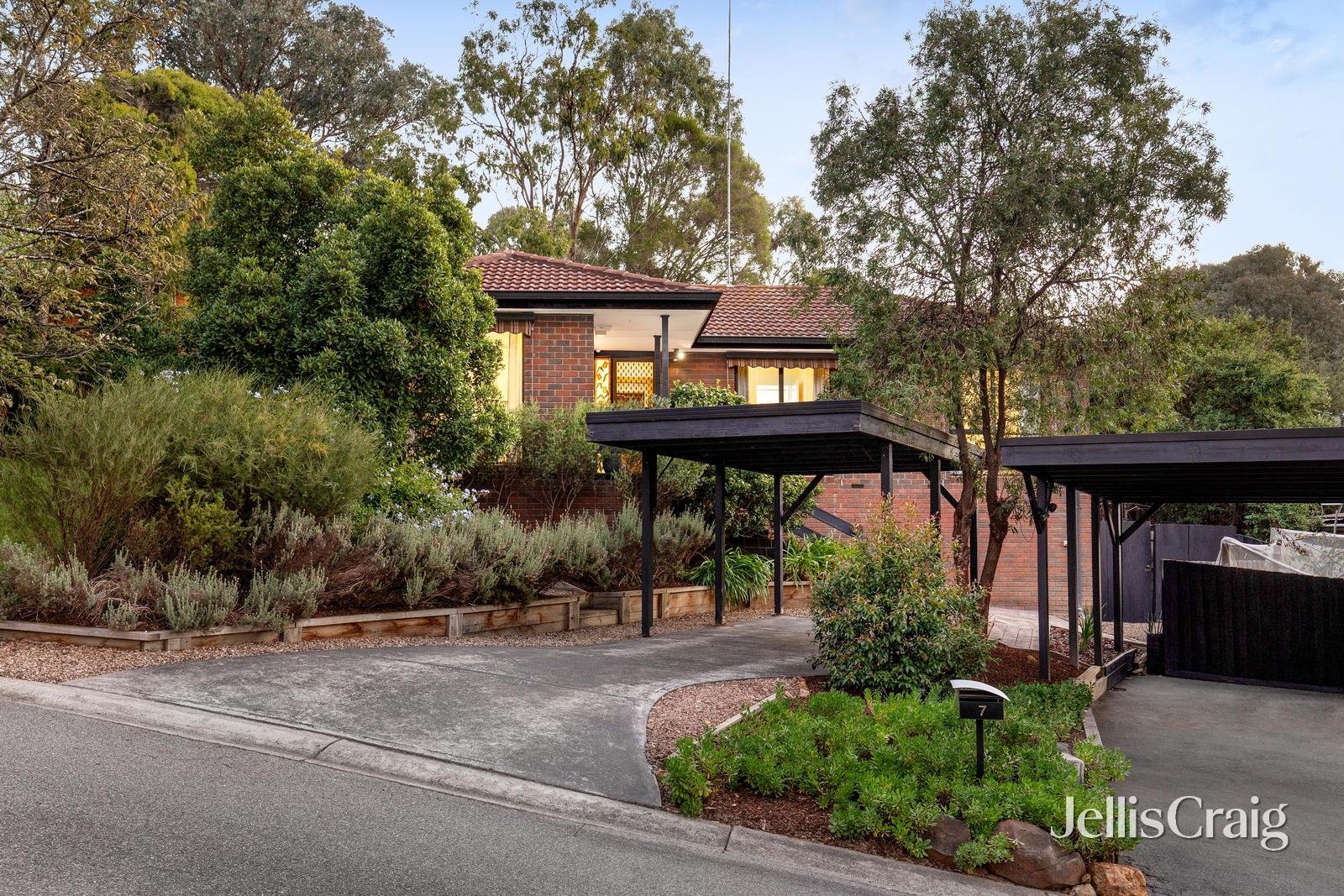 7 Melissa Close, Hurstbridge image 1