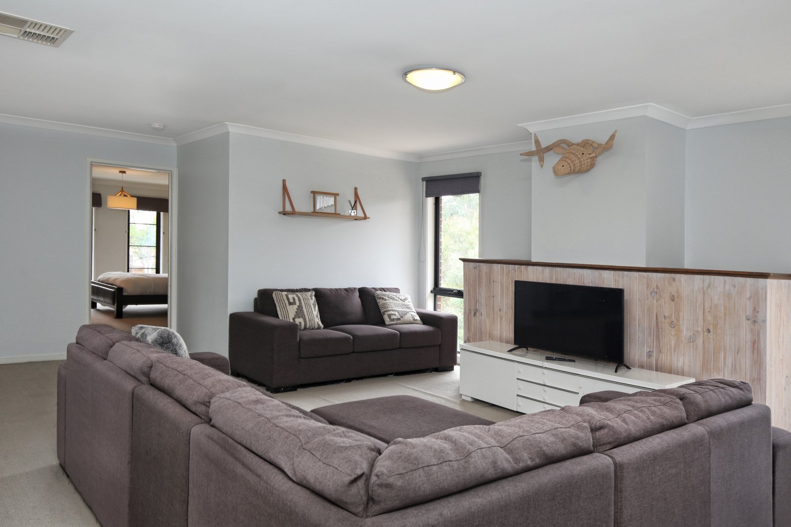 Property Gallery Thumbnail 6