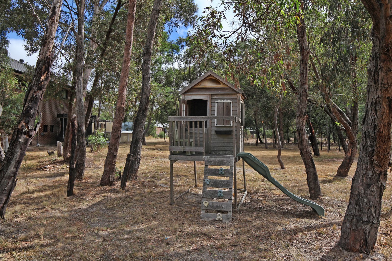 Property Gallery Thumbnail 16