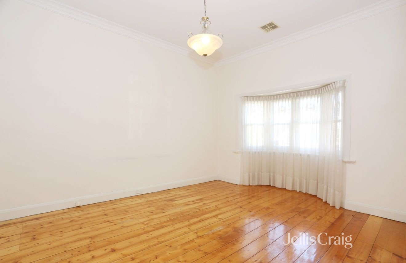 7 Merribell Avenue, Coburg image 3