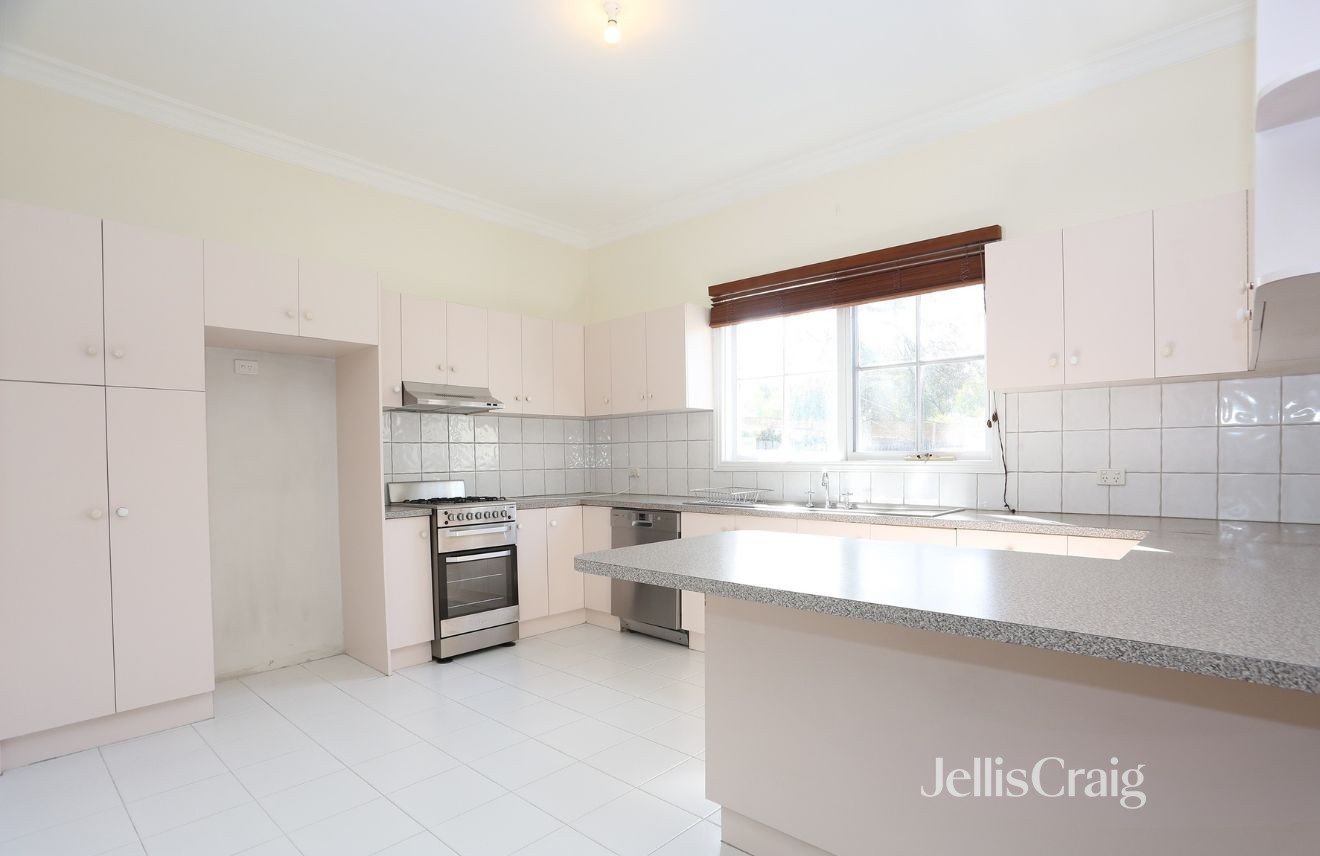 7 Merribell Avenue, Coburg image 2