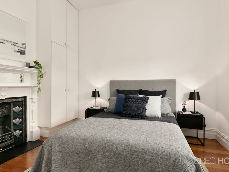 7 Merton Place, Albert Park image 2