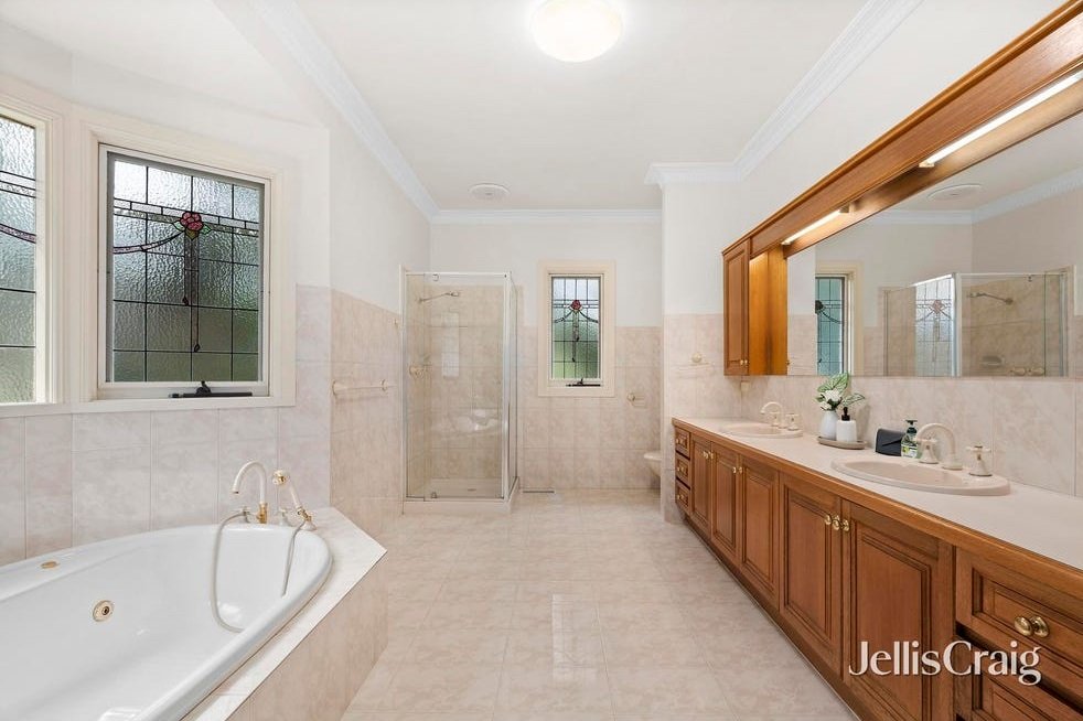 7 Mullum Drive, Donvale image 6