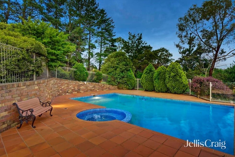 7 Mullum Drive, Donvale image 8