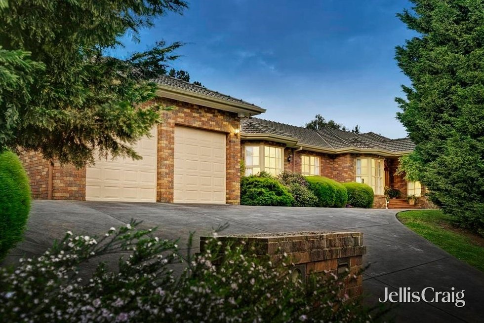 7 Mullum Drive, Donvale image 1