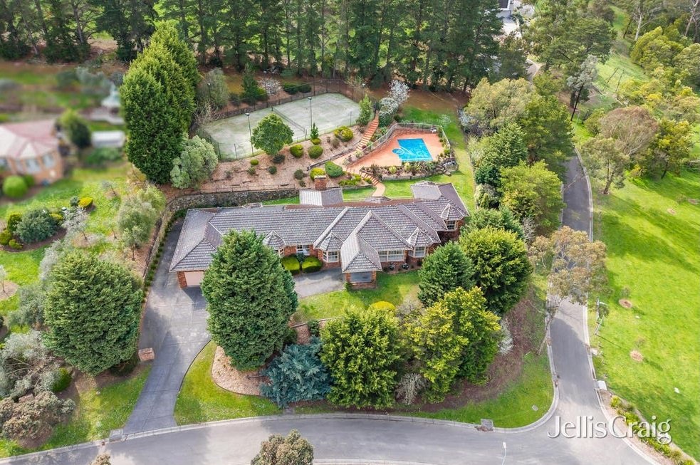 7 Mullum Drive, Donvale image 2