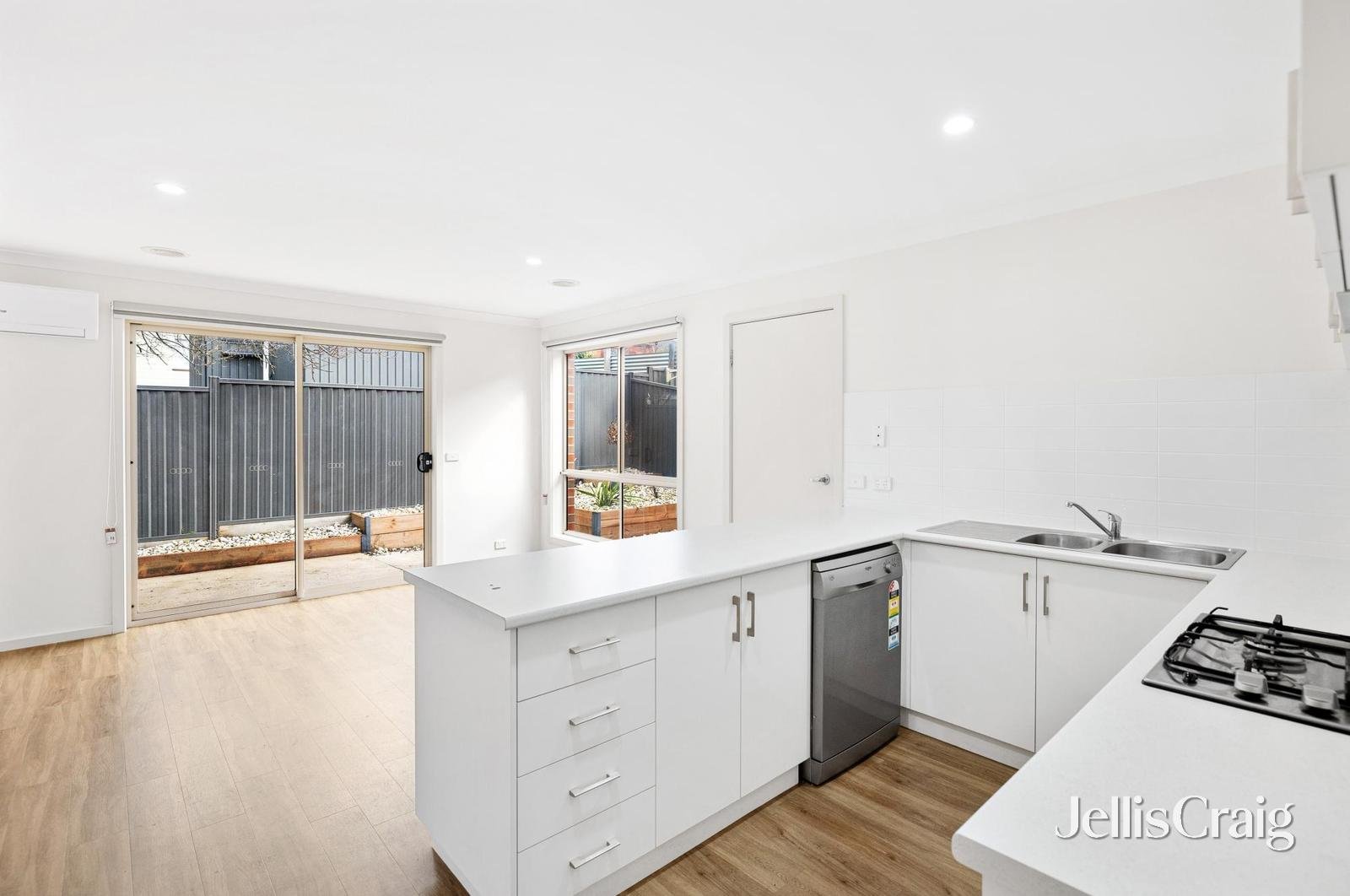 7 Nader Close, Redan image 3