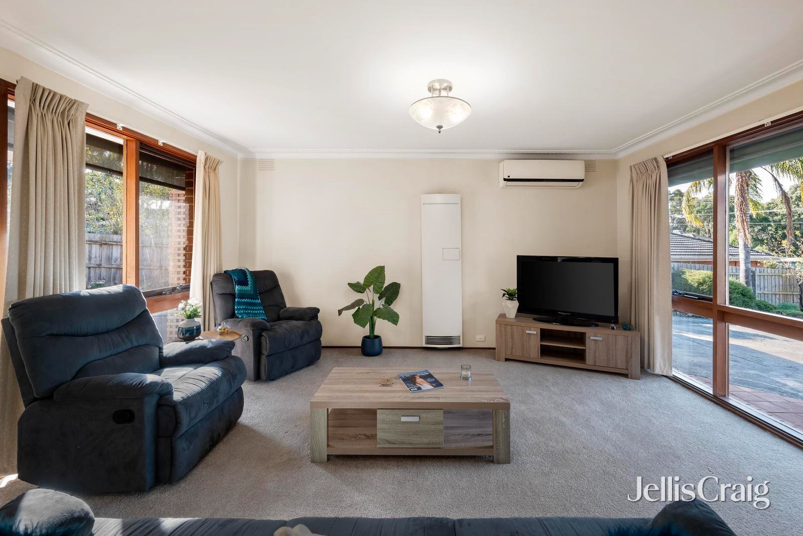 7 Nambour Drive, Mooroolbark image 2