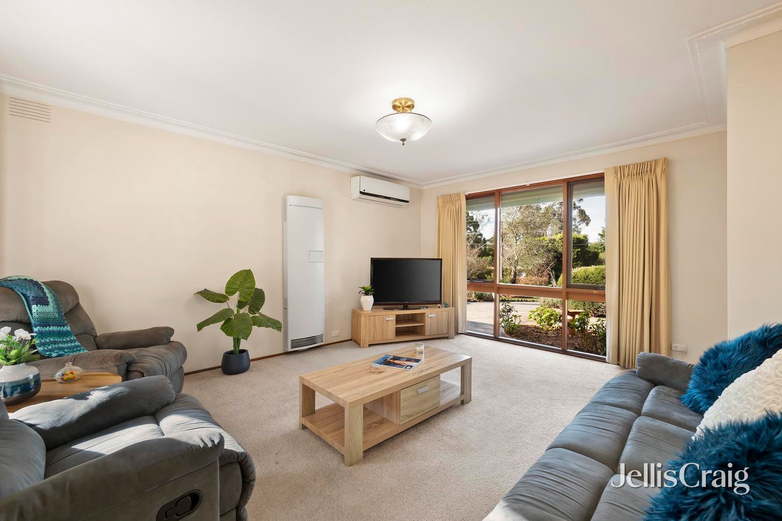 7 Nambour Drive, Mooroolbark image 3