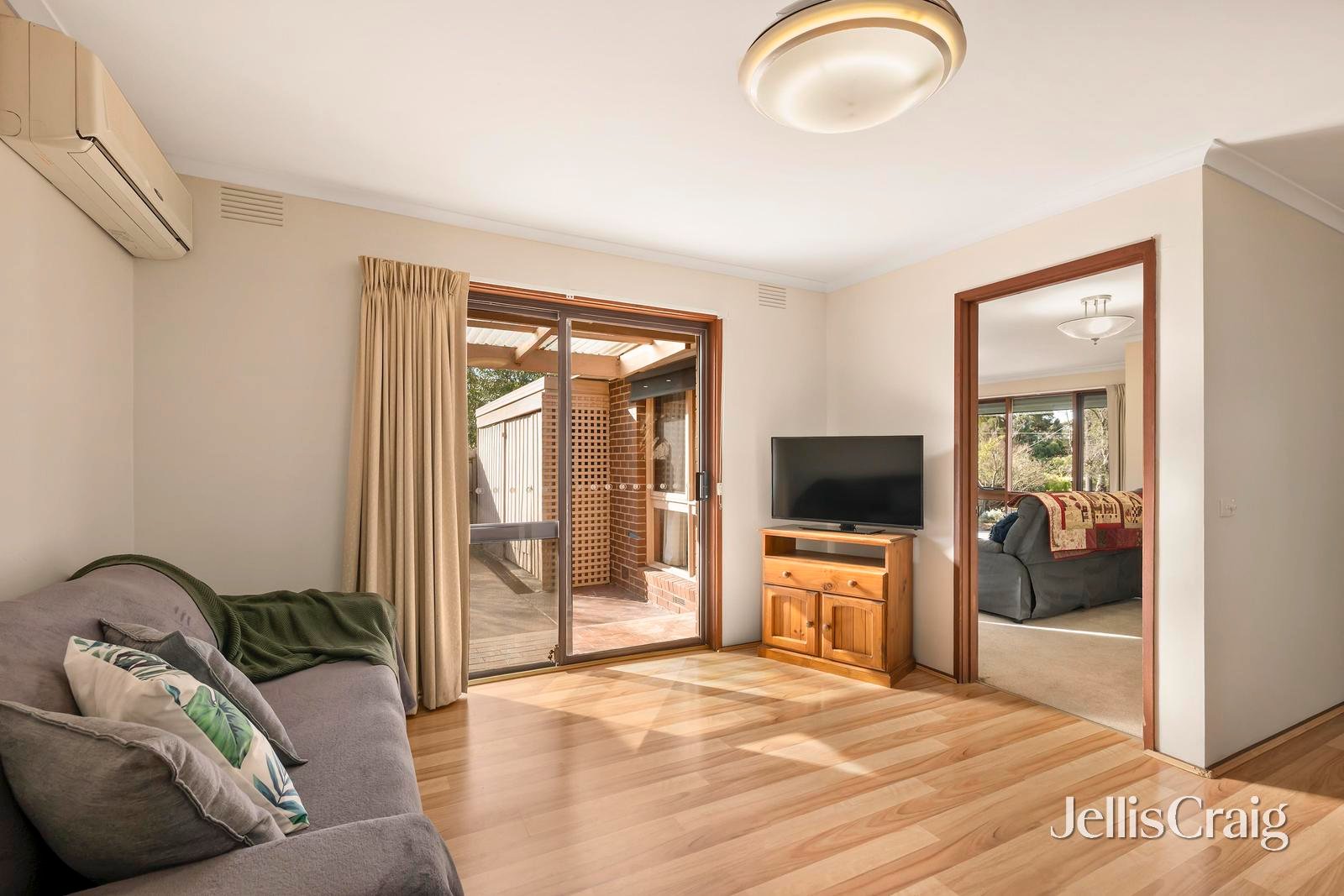 7 Nambour Drive, Mooroolbark image 7