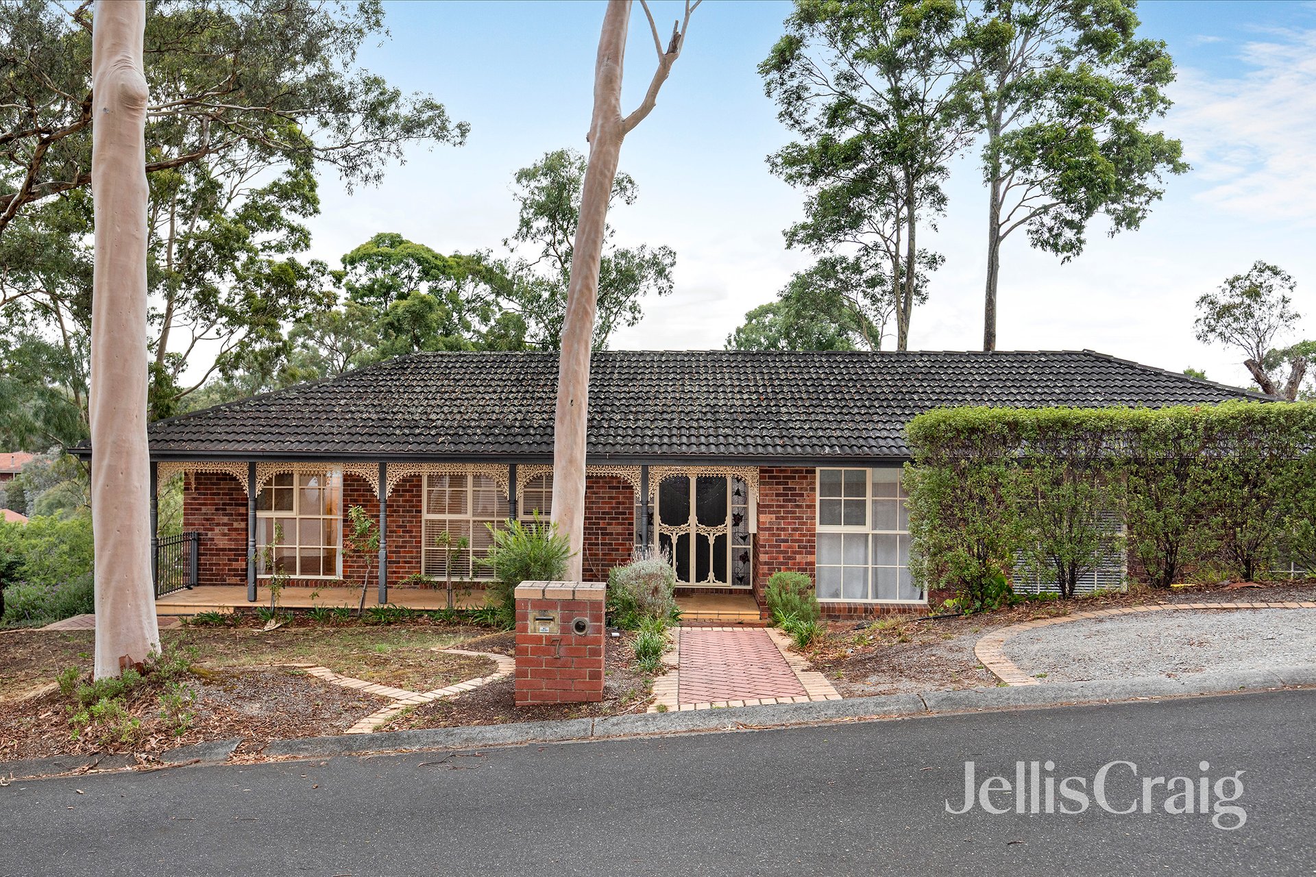 7 Nundah Drive, Eltham image 1
