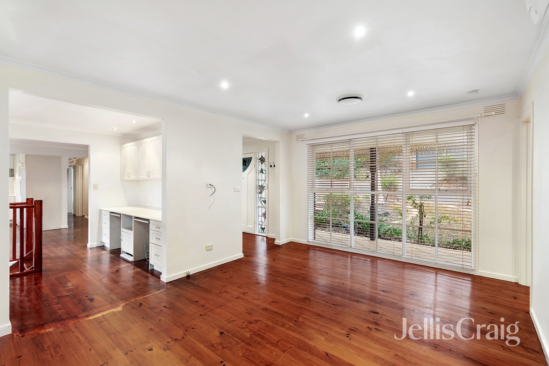 7 Nundah Drive, Eltham image 2