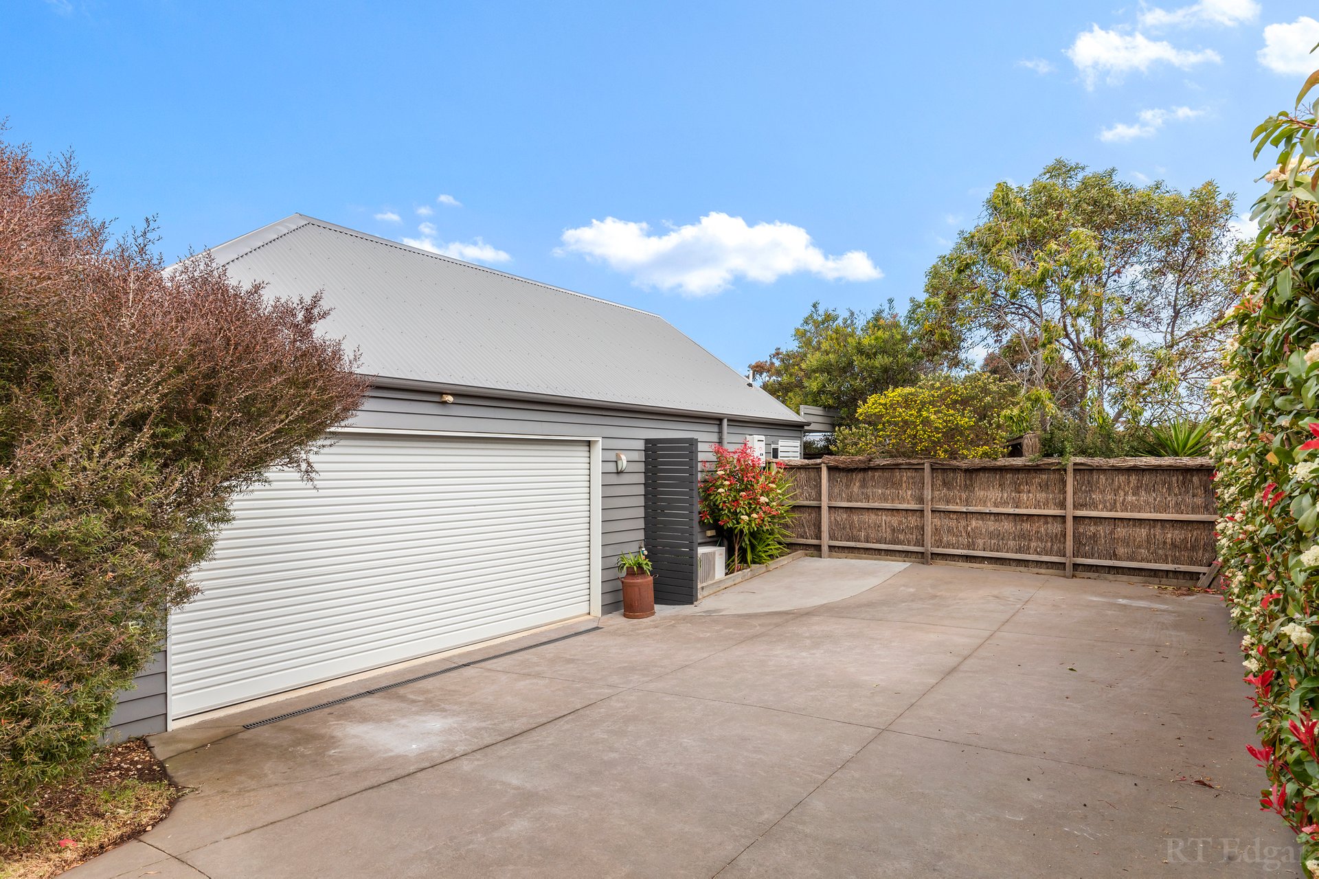 Property Gallery Thumbnail 16