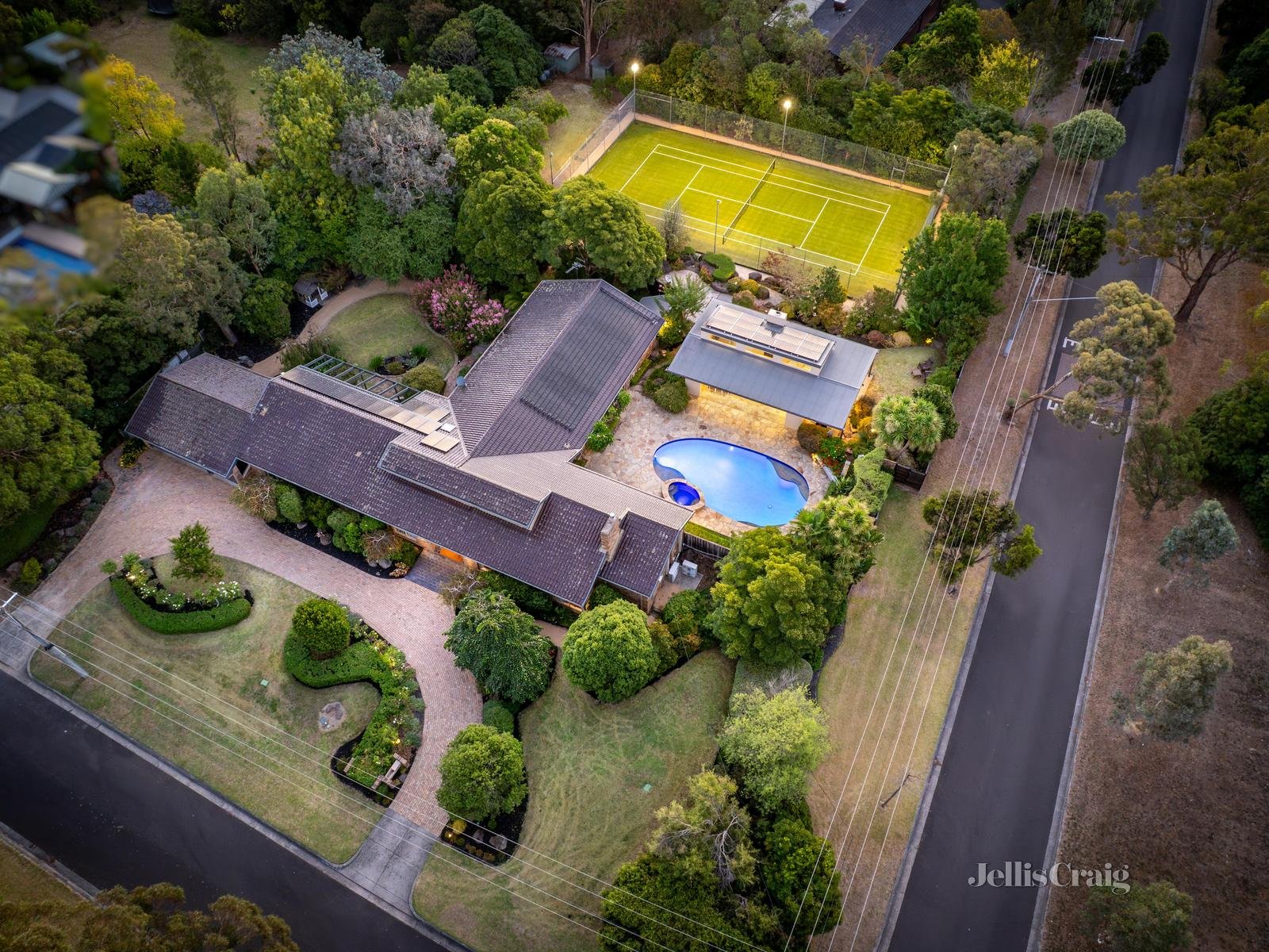 7 Orchard Rise, Park Orchards image 30