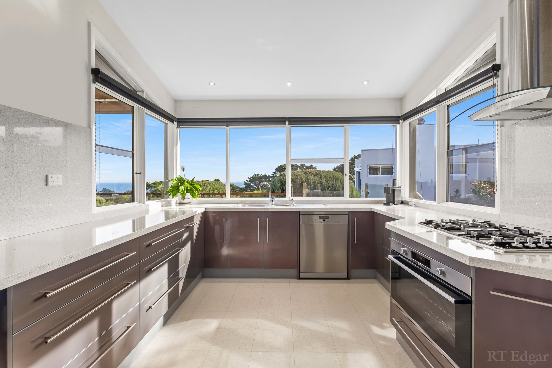 Property Gallery Thumbnail 6
